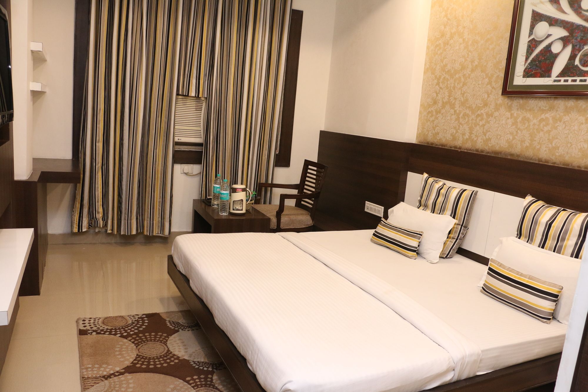 Hotel Shalimar Deluxe Бхопал Екстер'єр фото